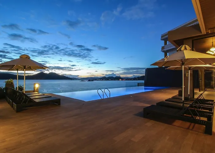 Two Seasons Coron Bayside Hotel