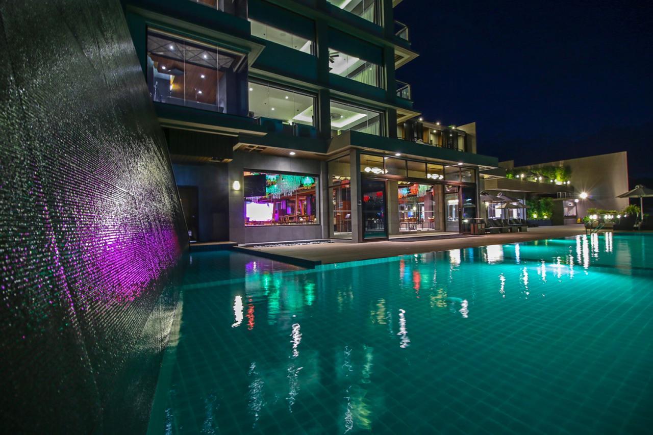 Two Seasons Bayside Hotel 4*